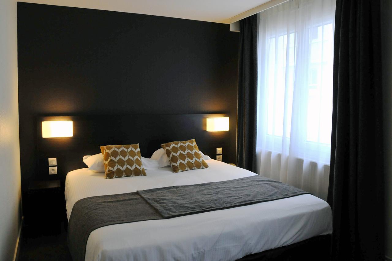 Hotel Des Quatrans Caen Bagian luar foto