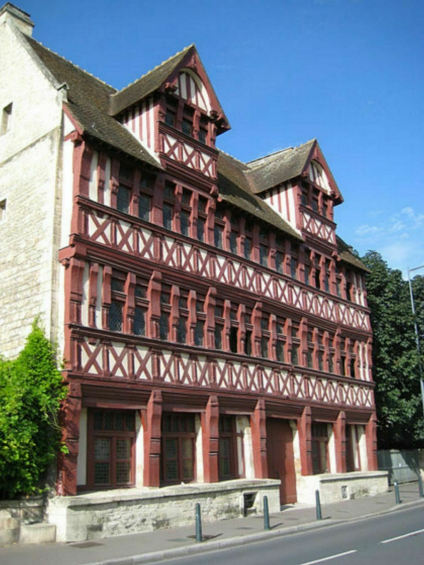 Hotel Des Quatrans Caen Bagian luar foto
